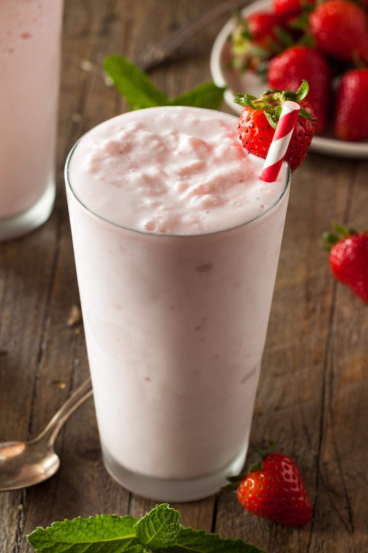 Who doesn’t like McDonald’s Milkshake? Available in vanilla, strawberry and chocolate, these shakes are delicious as a standalone treat or as a decadent dessert after polishing off a cheeseburger or chicken sandwich. Whether you’re 9 or 90, that first sip is sure to put a smile on your face.