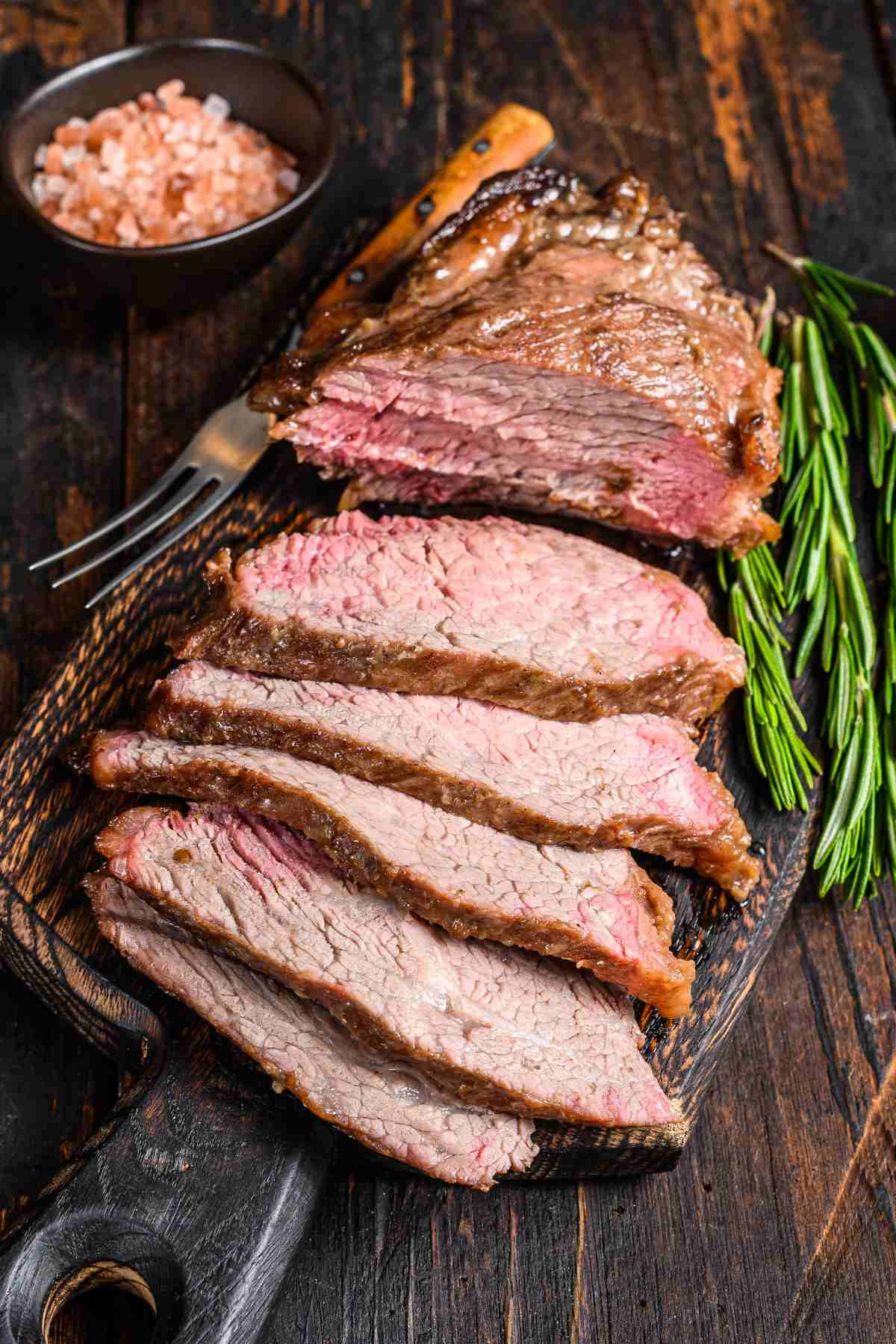 Tri Tip Internal Temperature (How to Know When Your Tri Tip Steak is ...