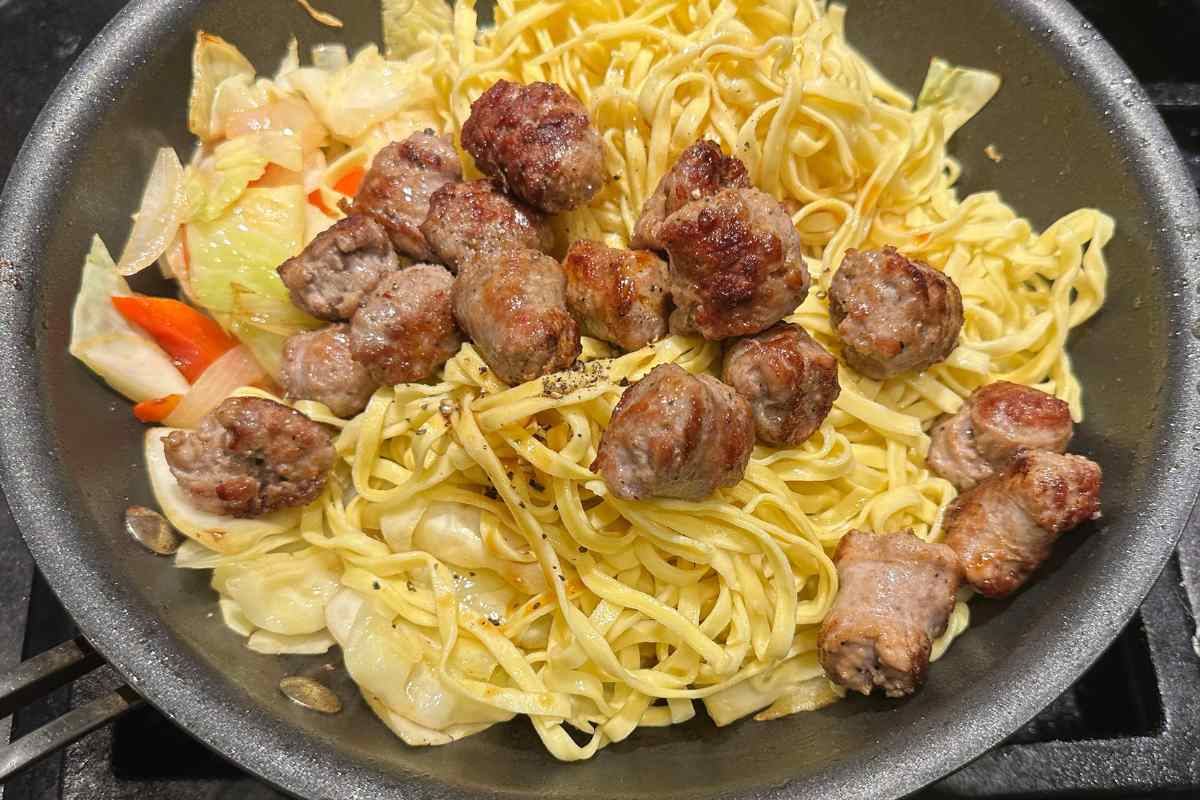 Easy Cabbage And Noodles - IzzyCooking