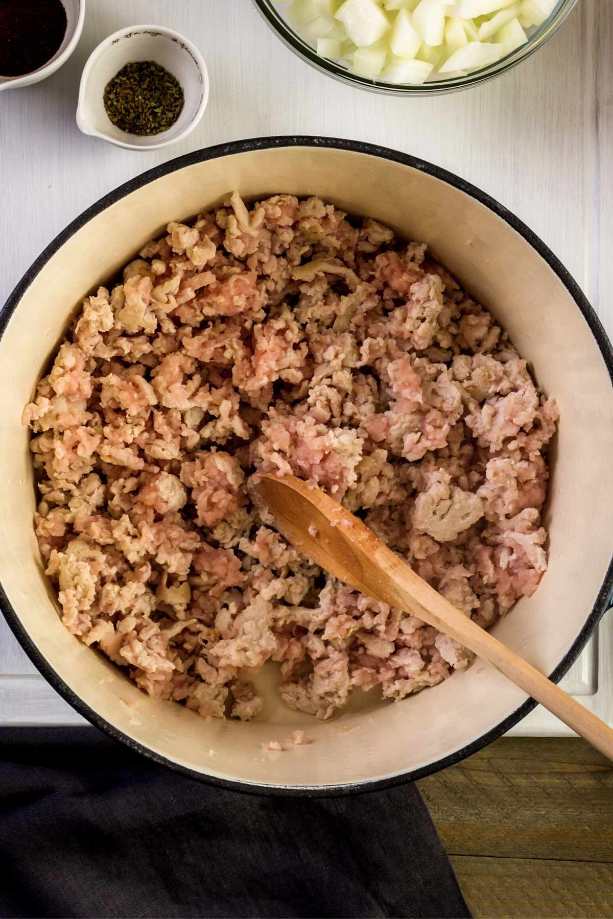When you’re cooking ground turkey at home, the internal temp is the best way to know when it’s ready to eat. Keep reading to learn everything you need to know about measuring ground turkey internal temp.