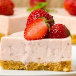 Are you new to the keto game? Maintaining a keto diet means doing a little research into which foods are keto-friendly and which are not. Are strawberries a keto-friendly snack? How many carbs do they contain? Read on to find out more about strawberries and how they apply to your keto diet restrictions.