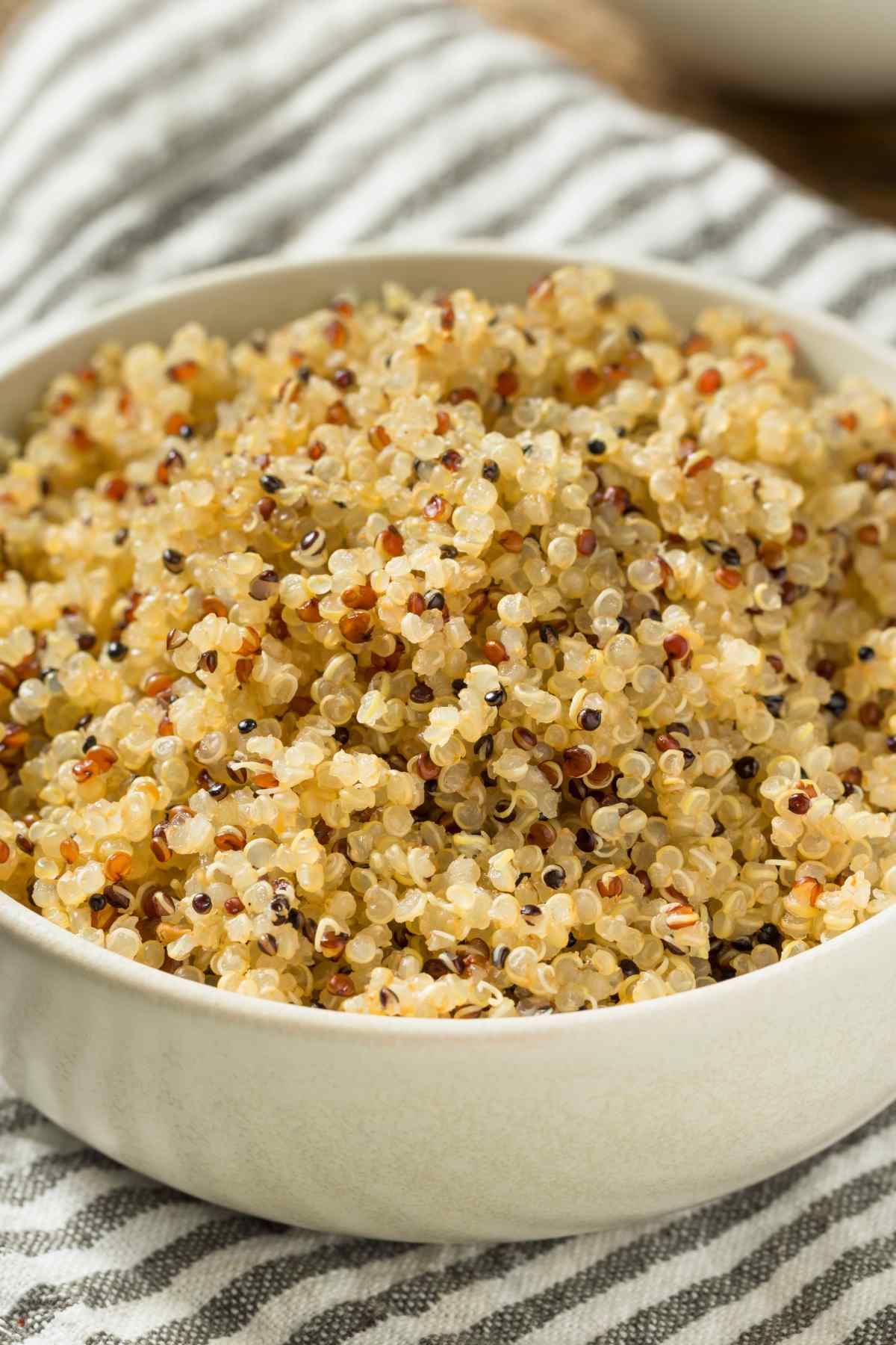 Is Quinoa Keto? Is it low in carbs? The keto diet is gaining traction these days. If you’re following a keto diet, then you’re probably interested to know which foods are low on carbs and keto-friendly. Quinoa is a healthy superfood, but can you eat it on a keto diet?