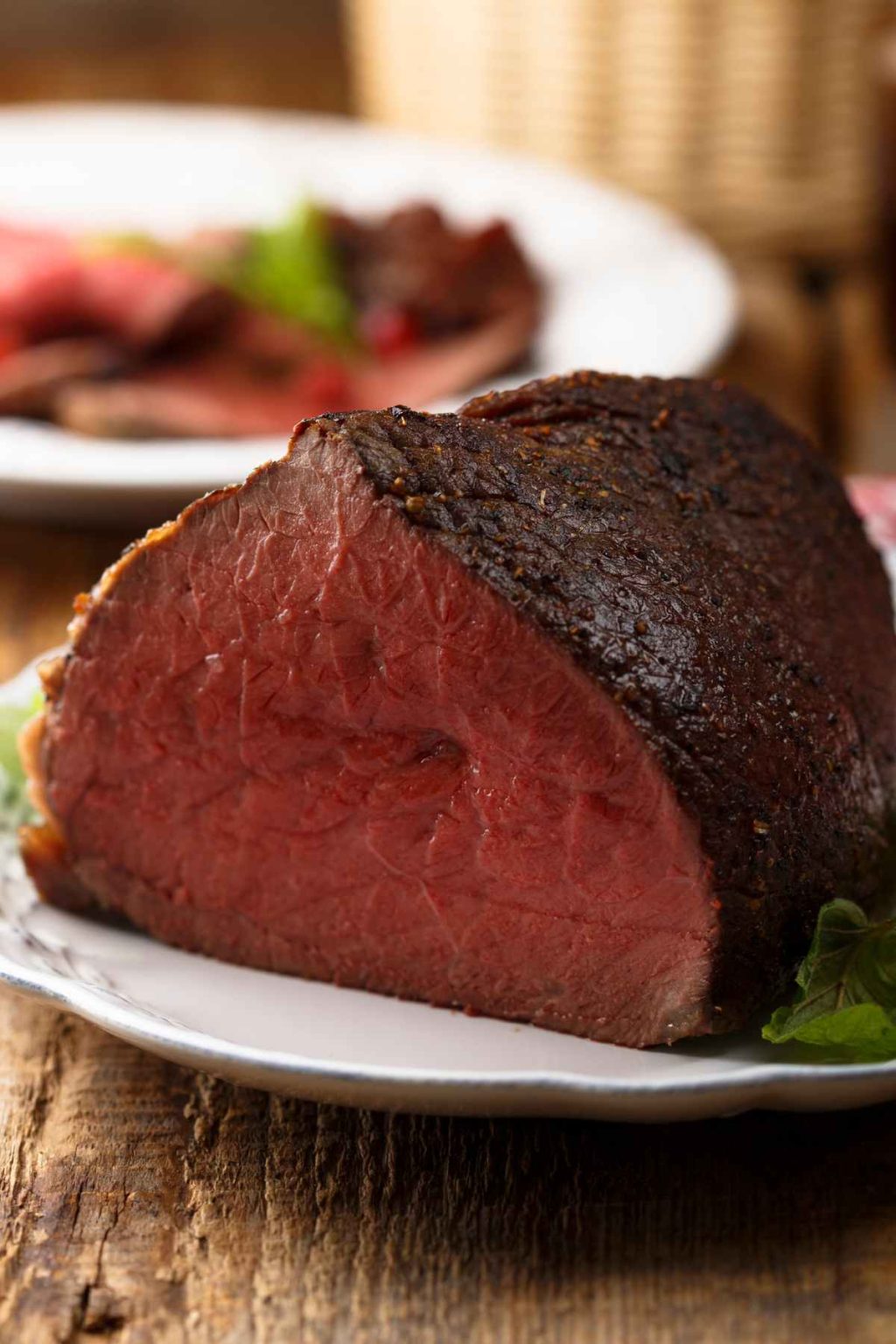 Beef Tenderloin Temperature (Best Cooking Temp and Internal Temp) IzzyCooking