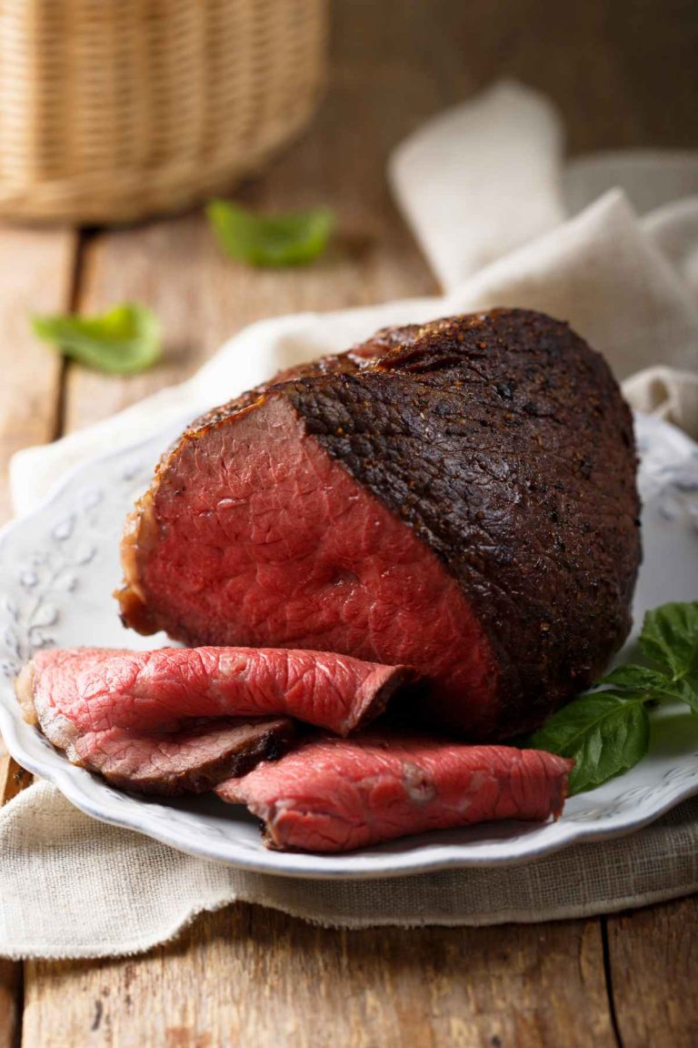 Beef Tenderloin Temperature (Best Cooking Temp and Internal Temp