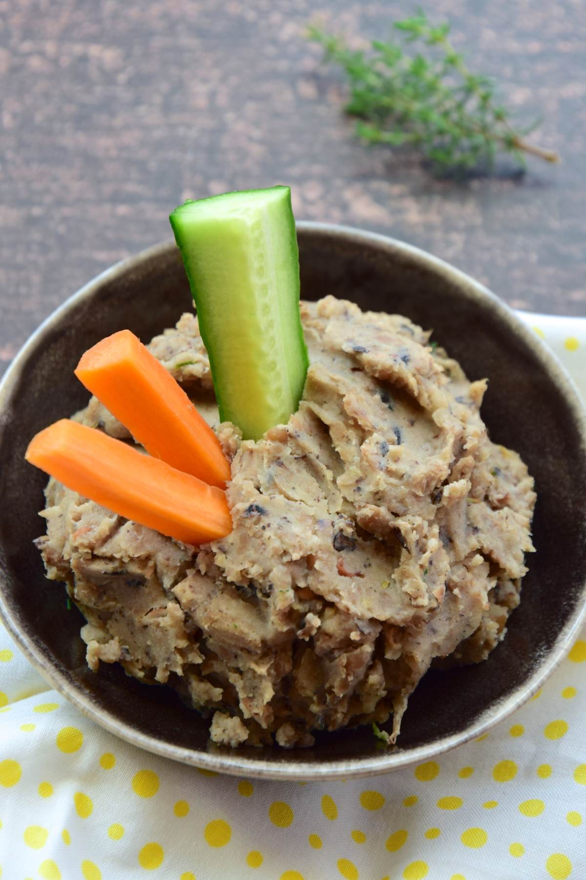 Is Hummus Keto (Carbs in Hummus and Keto Hummus Recipe) IzzyCooking