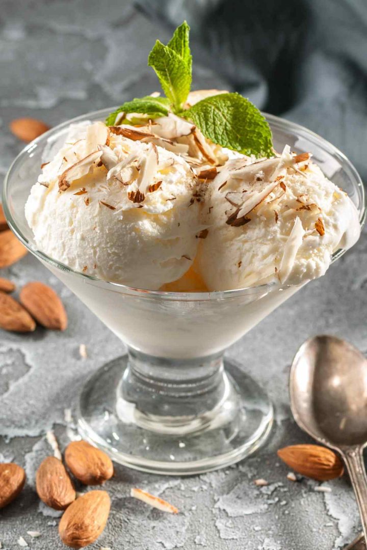 Is Heavy Cream Keto (Carbs in Heavy Cream and Keto Heavy Cream Recipes