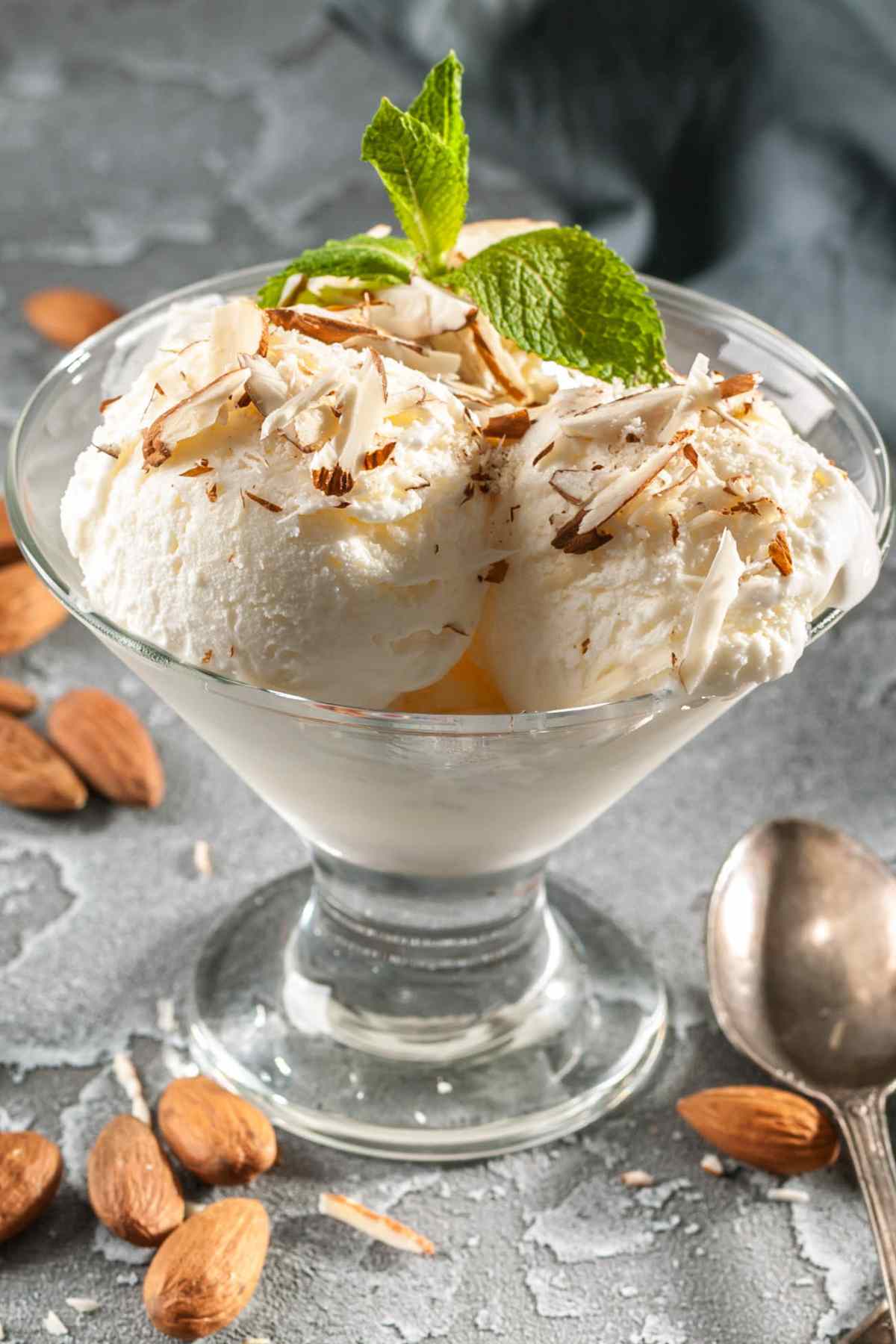 Is Heavy Cream Keto (Carbs in Heavy Cream and Keto Heavy Cream Recipes