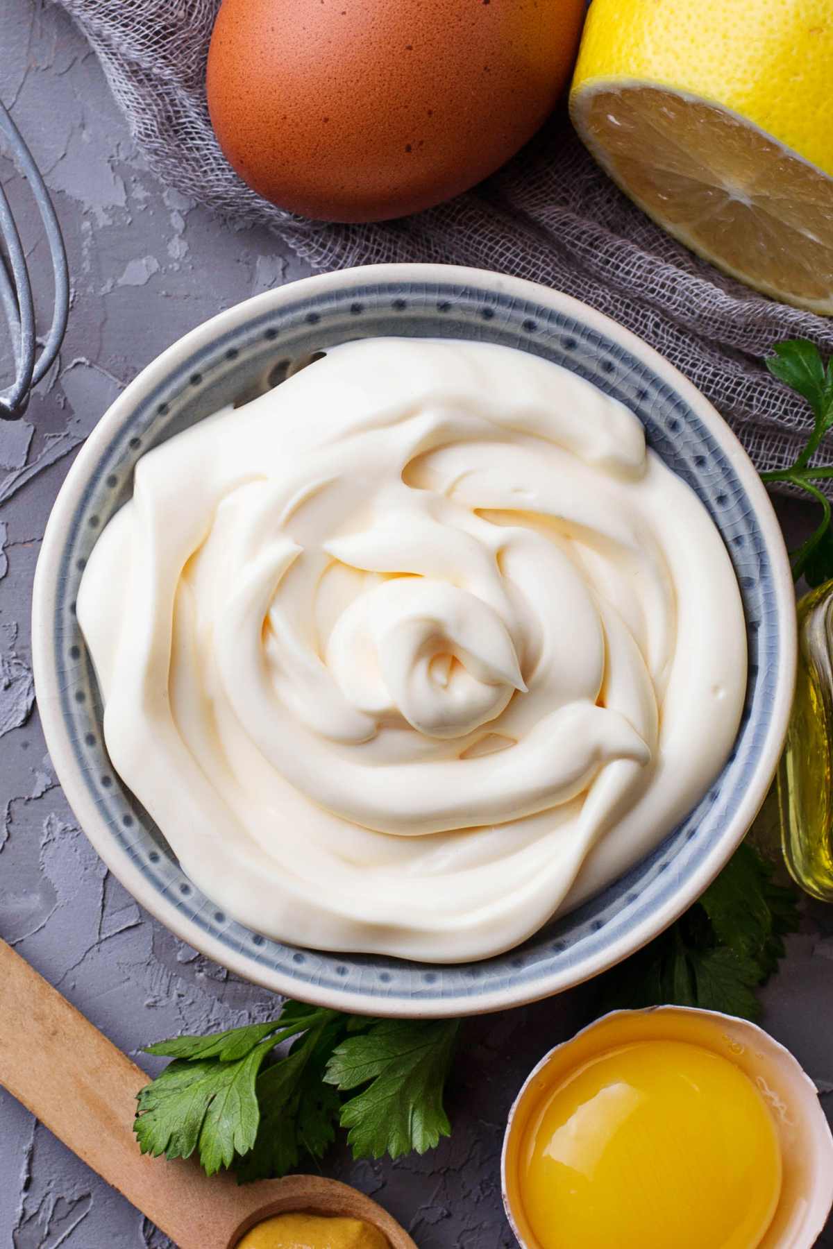 Is mayo keto? How many carbs are in mayonnaise? On a keto diet, we’d like to make sure the food we eat is keto-friendly, from meals to snacks to condiments. Read on to find out everything you need to know about mayo and whether or not you can continue to enjoy it on your keto diet.