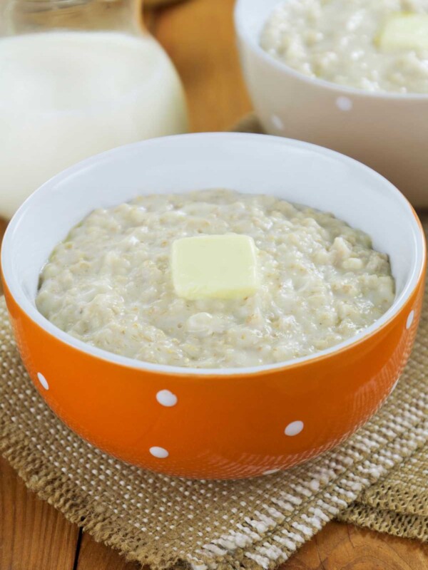 Is oatmeal keto? How many carbs in oatmeal? In this post, we'll explore the truth about oatmeal and its carb content to see if it's a suitable food for the keto diet.