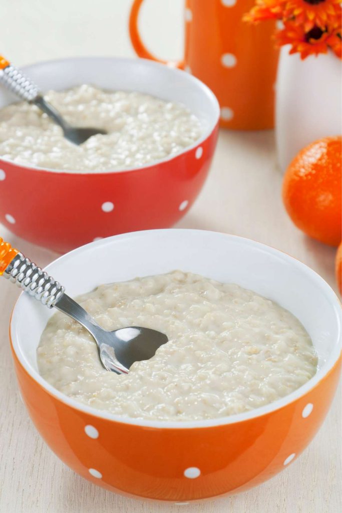 Is oatmeal keto? How many carbs in oatmeal? In this post, we'll explore the truth about oatmeal and its carb content to see if it's a suitable food for the keto diet.