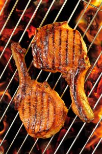 Pork Chop Grill Temp (What Temperature to Grill Pork Chops) - IzzyCooking