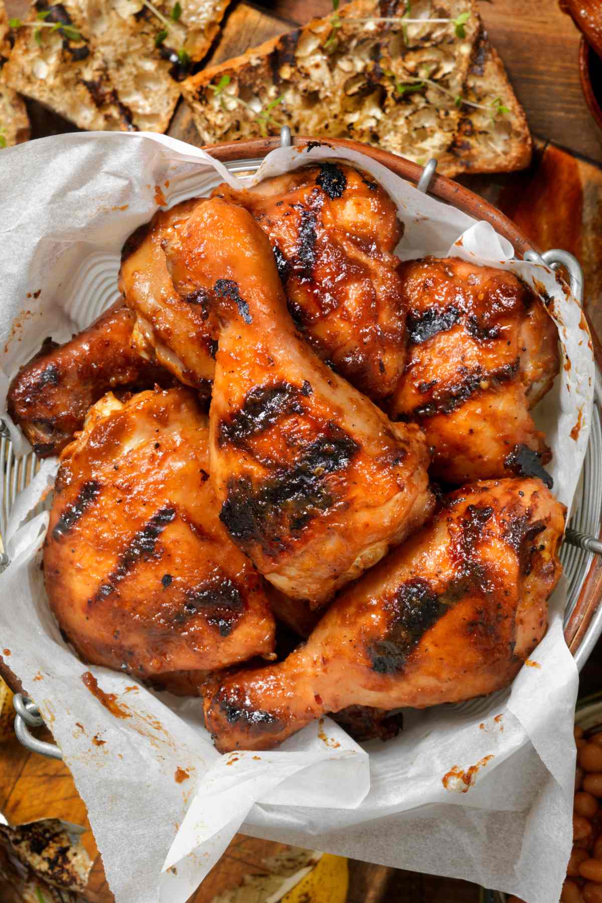What’s the best temperature to grill chicken? Skip the trip to the grill house and follow these tips for making the tastiest grilled chicken at home!