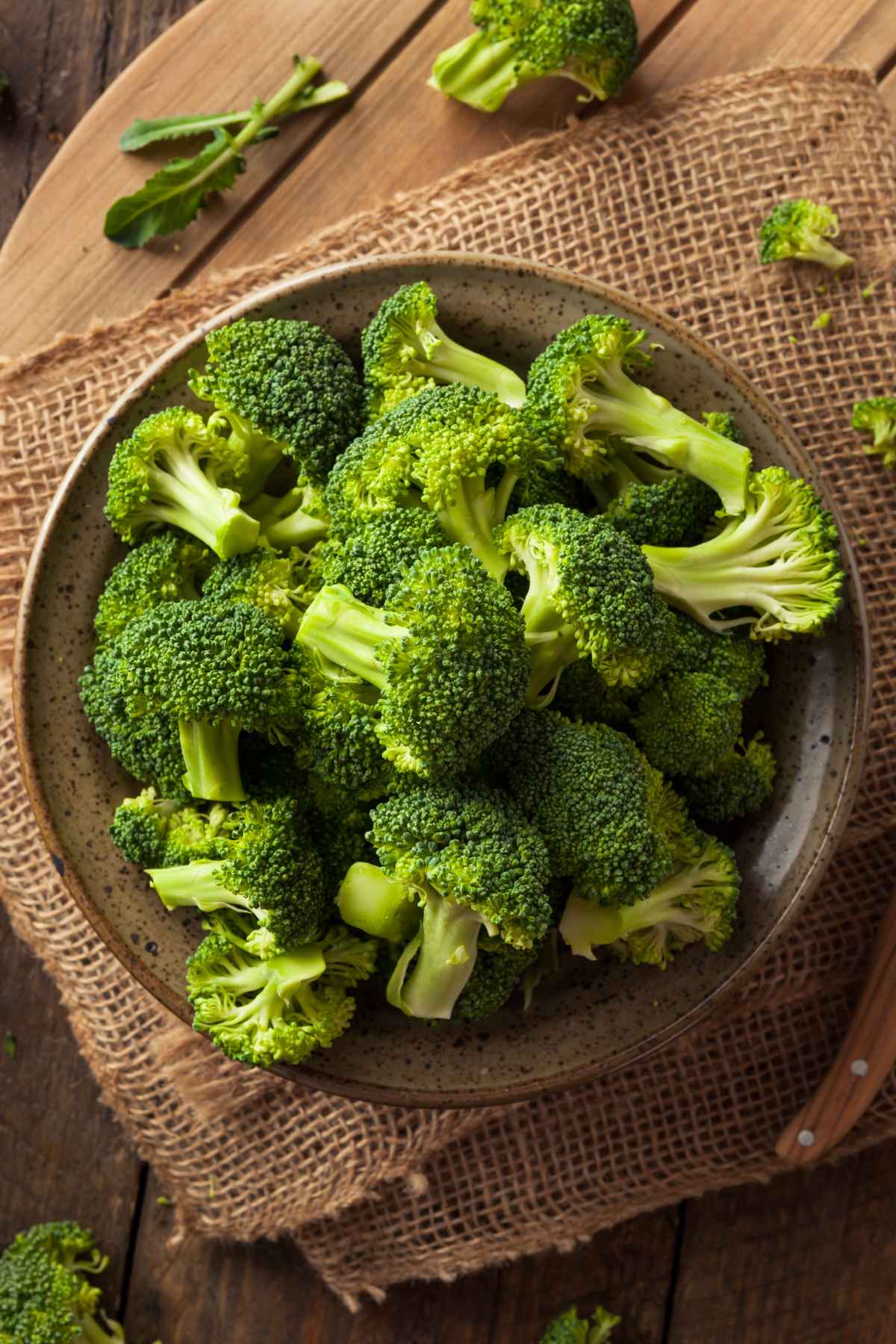 Is broccoli keto? How many carbs are in broccoli? Versatile, nutritious, and delicious, broccoli is a healthy green side dish that can be enjoyed in numerous ways. Read on to find out more about this veggie and whether or not it is suitable for your new keto lifestyle.