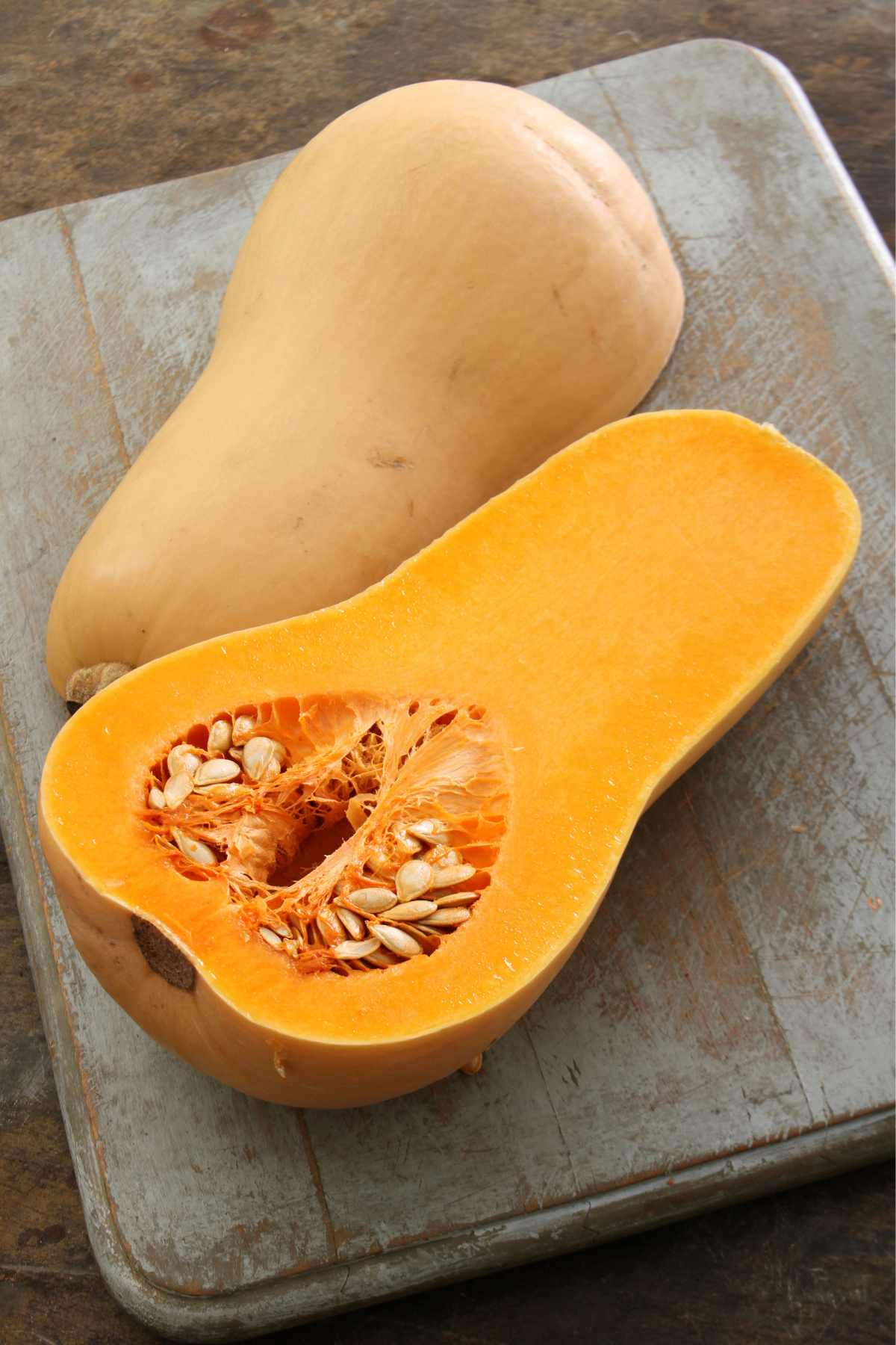 Is butternut squash keto? How many carbs are in butternut squash? If you’re following a ketogenic diet, you may be wondering if butternut squash is off-limits for your low-carb lifestyle. Is there any way to incorporate it into your daily meal plan while doing keto?