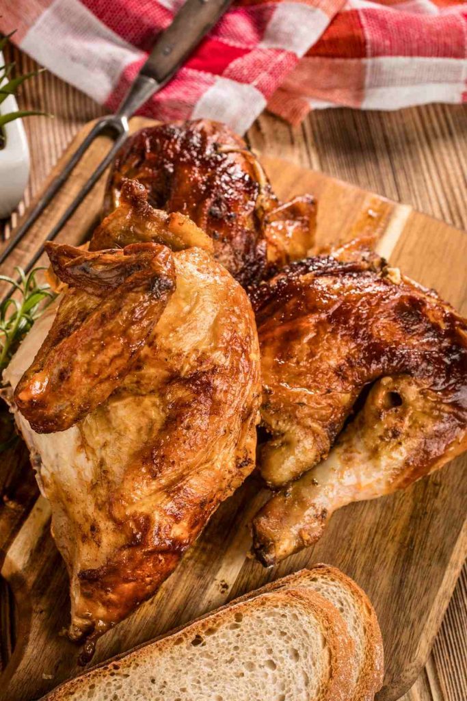 Ever wonder how many carbs are in chicken? Chicken is a popular option for its versatility and lean protein content, but how does it fit into a keto diet? In this article, we’ll explore the carb content of different cuts of chicken and provide some delicious keto-friendly chicken recipes.