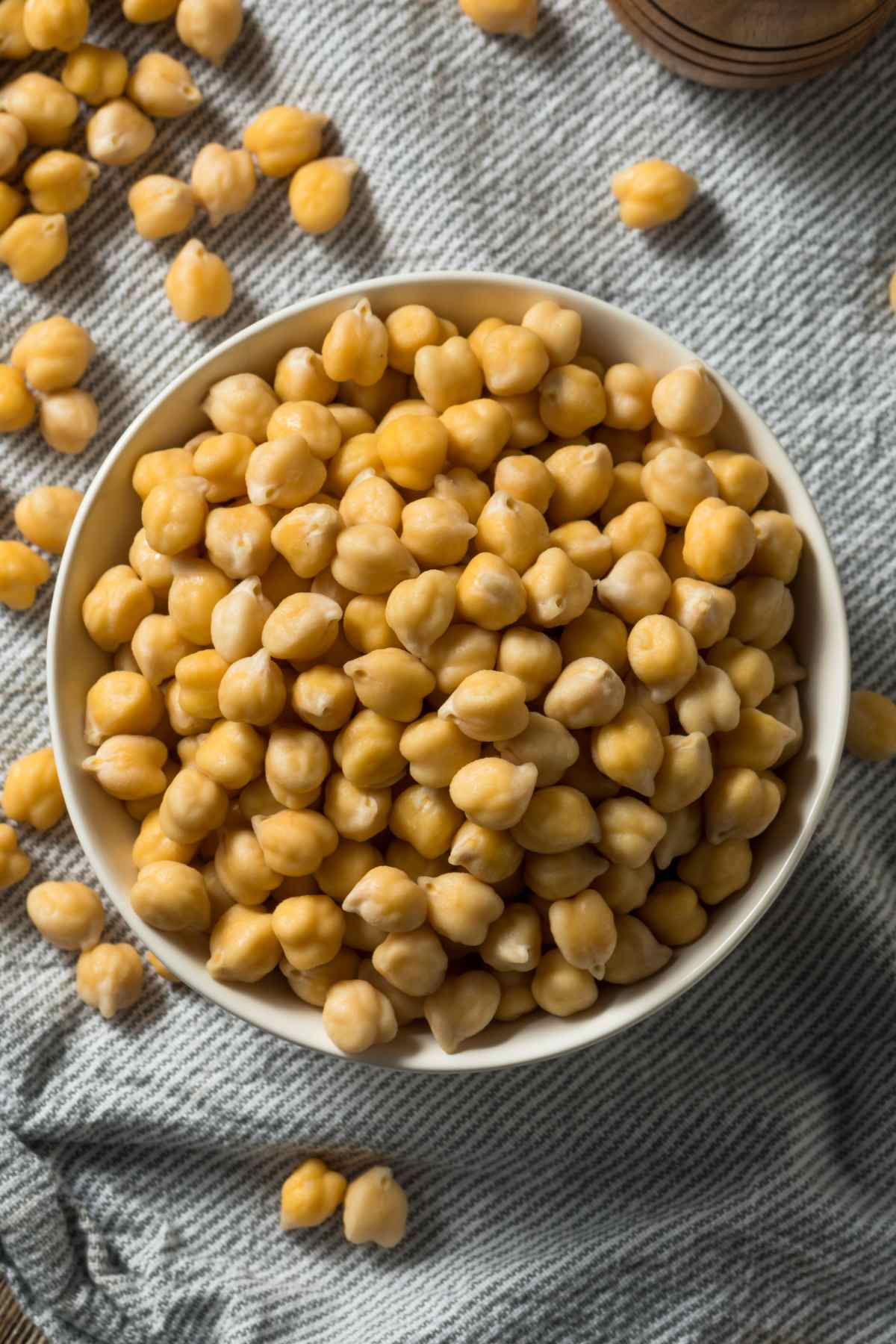 Chickpeas are also called garbanzo beans. Are chickpeas keto-friendly, and how many carbs do they contain? In this post, we’ll explore whether you can eat chickpeas when you are following a keto diet, their carb content, and other details about chickpeas, including their nutrition facts, benefits, risks, and substitutes.