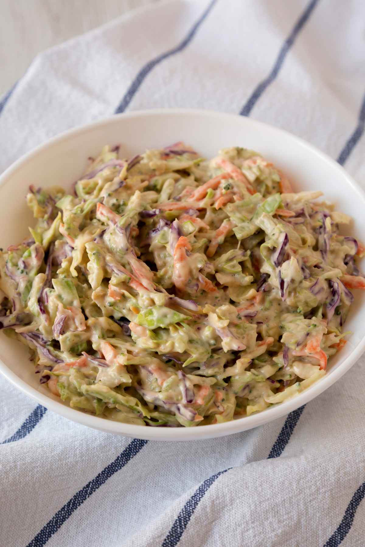 Can you include coleslaw in your keto diet? How many carbs are in coleslaw? In this article, we will explore whether coleslaw is keto-friendly and share with you a delicious keto coleslaw recipe to make at home.