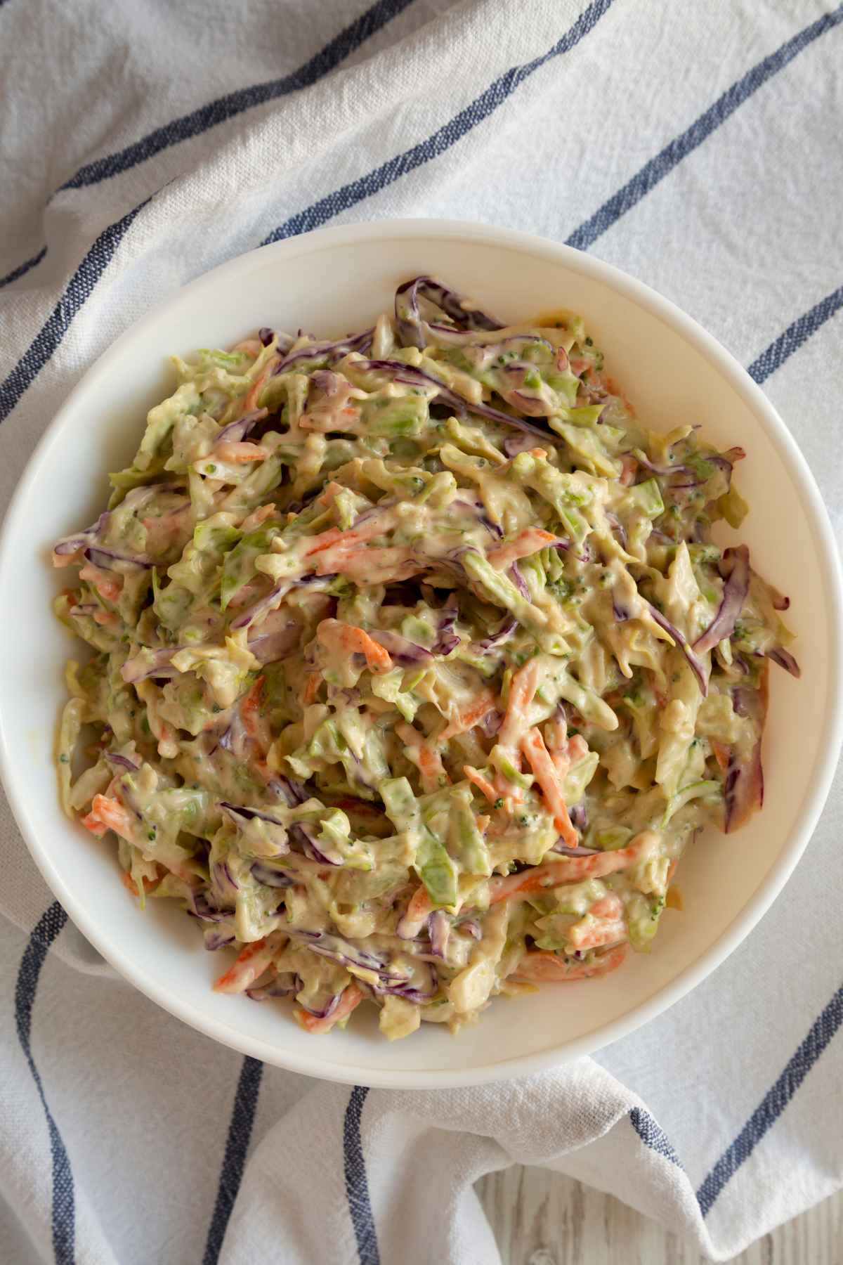 Can you include coleslaw in your keto diet? How many carbs are in coleslaw? In this article, we will explore whether coleslaw is keto-friendly and share with you a delicious keto coleslaw recipe to make at home.