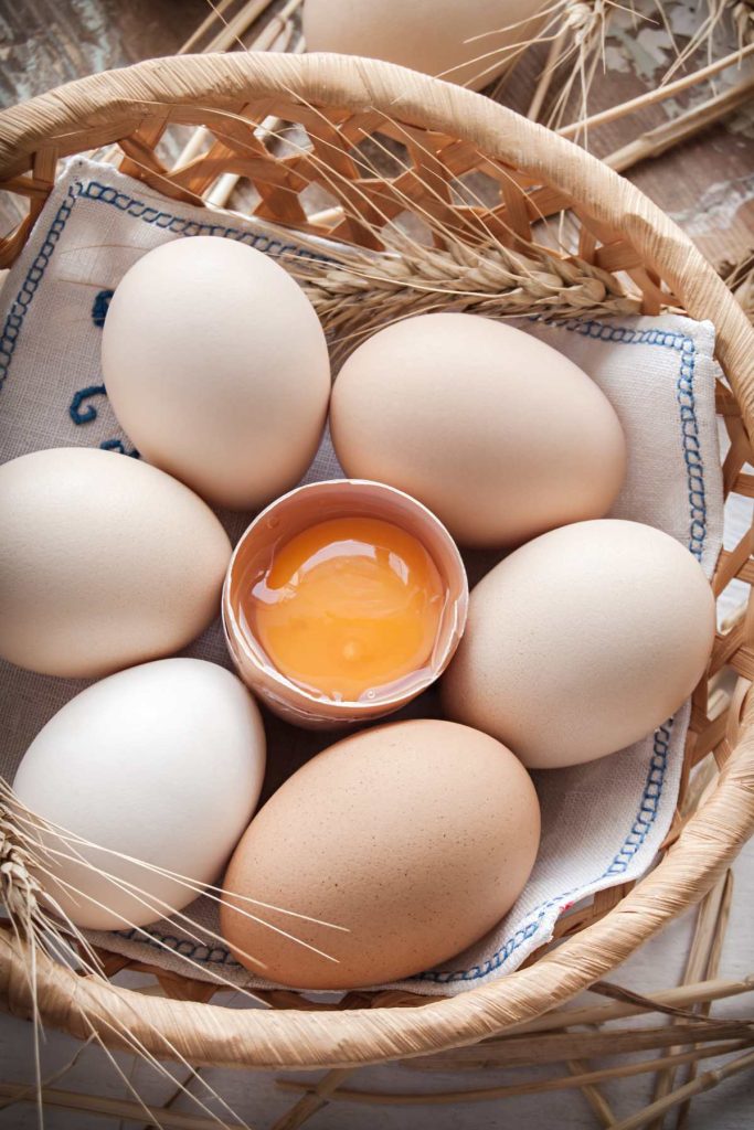 Ever wonder how many carbs are in eggs? If you’re following a keto diet, you may wonder if eggs are keto-friendly and what their nutritional content is. In this post, you’ll learn everything about eggs for the keto diet and some delicious keto-friendly egg recipes.