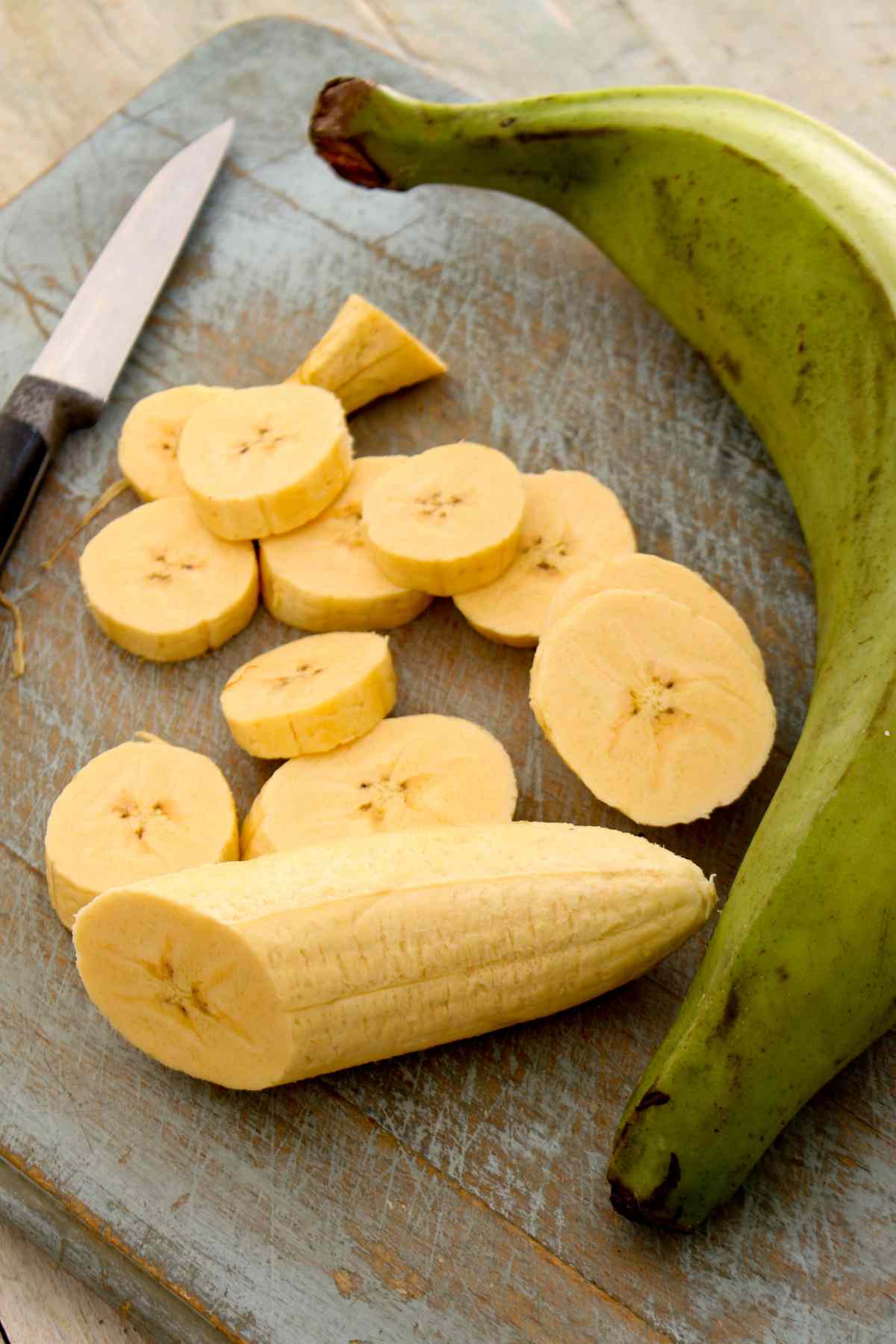 If you're on a ketogenic diet, you may be wondering if plantains are a good food option. In this post, we'll explore whether plantains are keto-friendly and also how many carbs are in plantains.