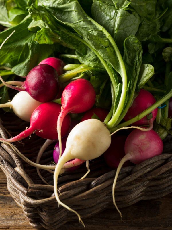 Can you eat radishes on keto? How many net carbs are in radishes? If you’re wondering whether you can incorporate radishes into your keto diet, you’ve come to the right place. In this post, we’ll look at the nutritional value of radishes and share with you some of our favorite keto radishes.