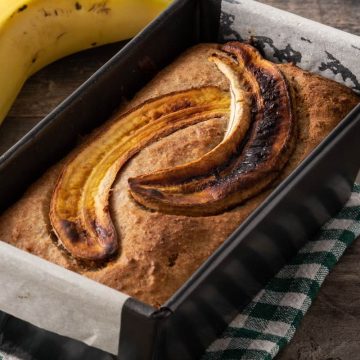 Wondering how to get leftover banana bread to taste like it was freshly baked? From proper storage to reheating, we’re giving you the best tips and tricks to keep your banana bread moist and delicious.