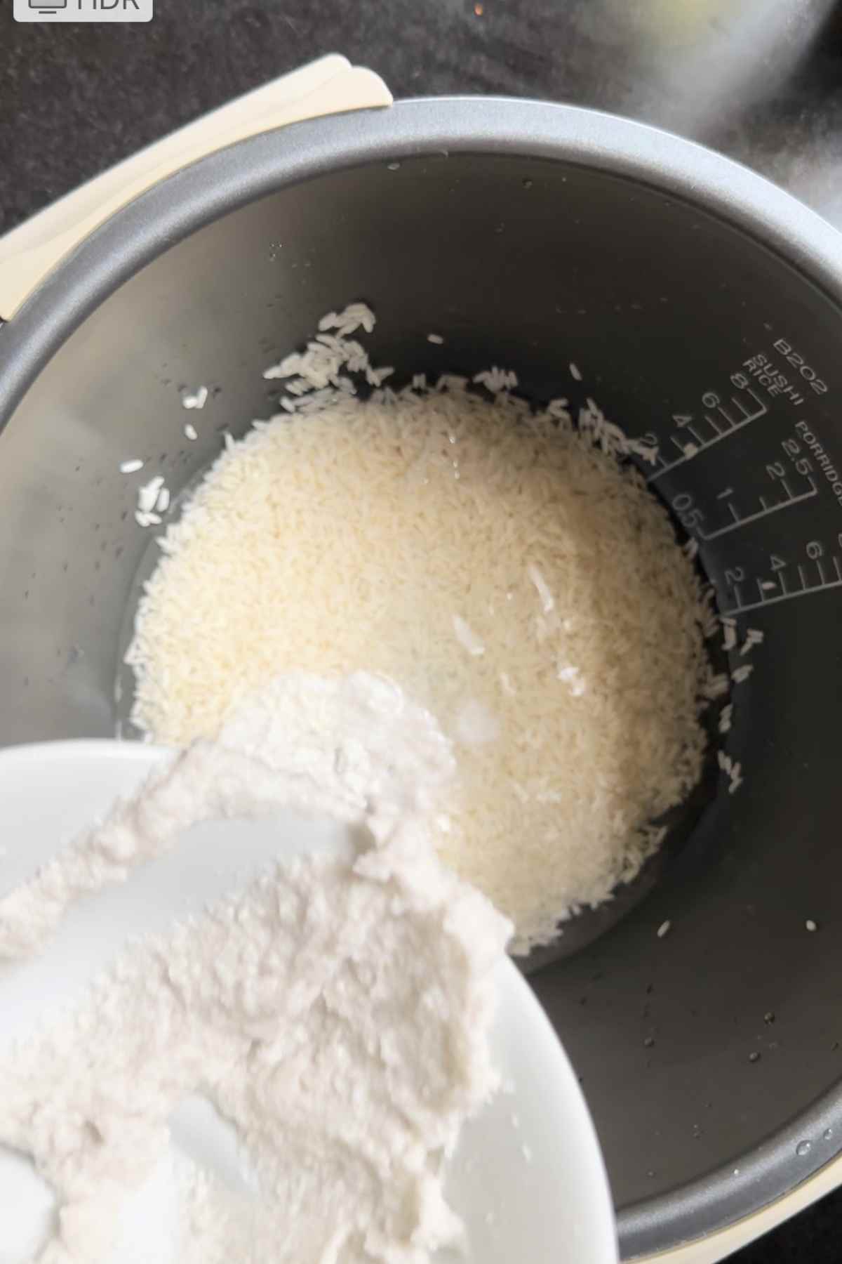 Fluffy Coconut Milk Rice in Rice Cooker